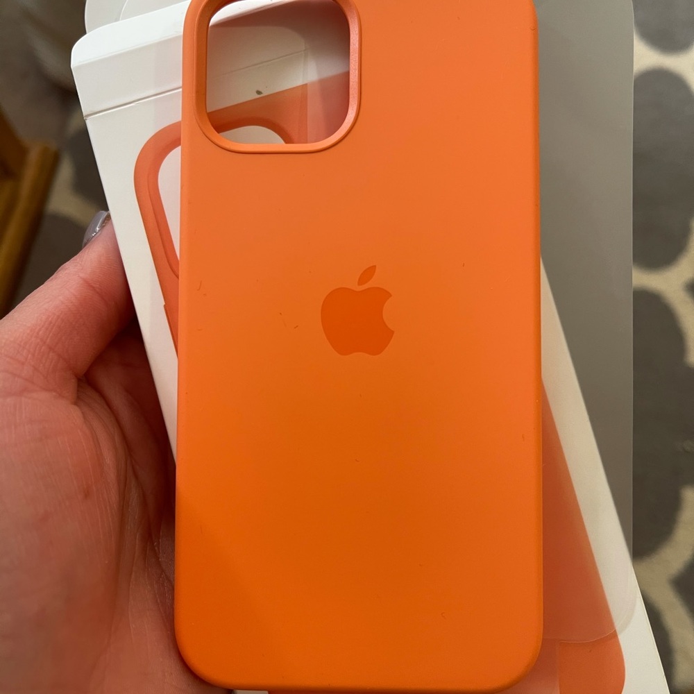 iPhone 12 Pro case - Picture 3 of 3